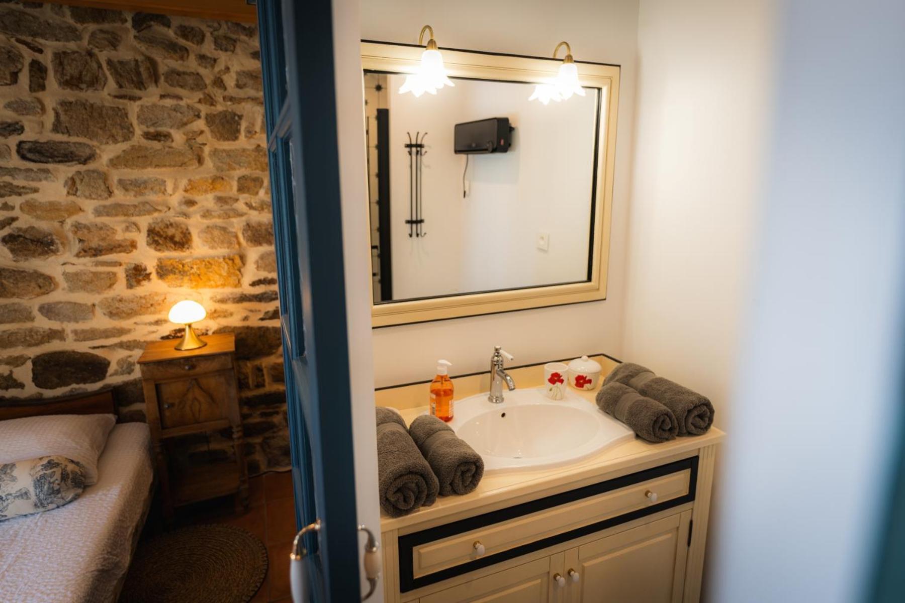 Le Quartier D'Hiver, Maison D'Hotes Cléden-Cap-Sizun Εξωτερικό φωτογραφία